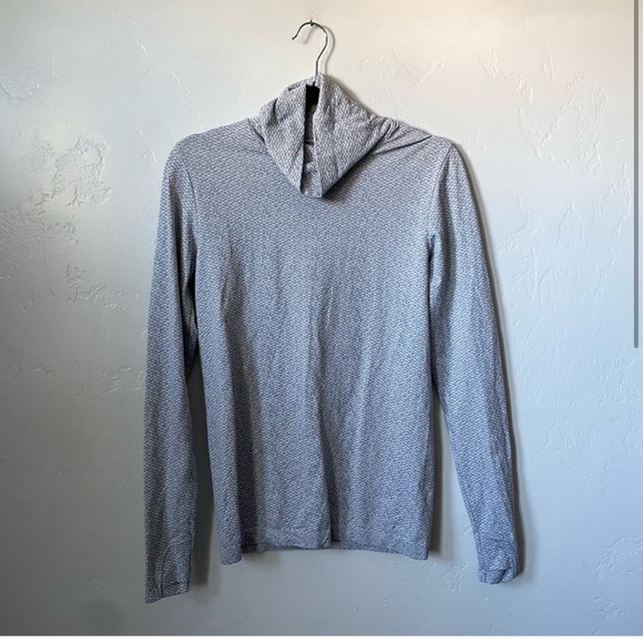Athleta | Gray Flurry Peak Base Layer Turtleneck - Picture 2 of 5